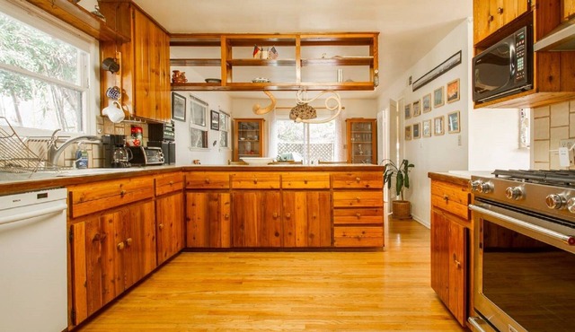 Spacious, Comfortable, Casual Endless Summer - Beach, Dining, Hiking, Hot Spots
