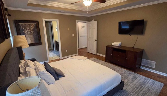 Spacious & Comfortable 4-Bedroom/2BA Home in Hernando