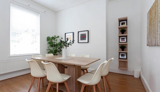 Spacious Comfortable house close to Etihad