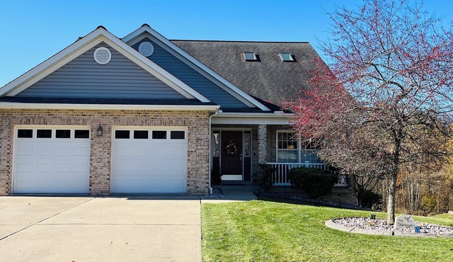 Spacious Comfortable Home to Work, Play or Relax