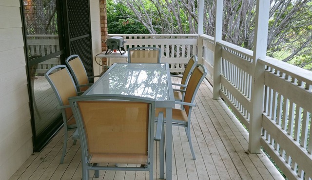 Spacious, comfortable, Pet Friendly 3-Bed House minutes from the Big Pineapple