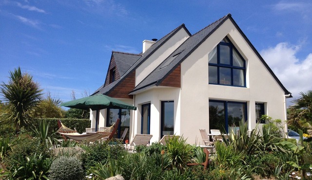 Spacious, comfortable villa, sea view, quiet location between beaches and countryside