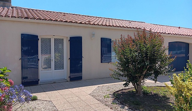 Spacious comfortable villa near beach