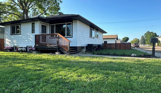 Spacious comfortable weekend stay close to the outdoors.