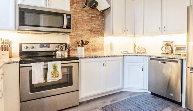 Spacious & Comfy in the heart of STL