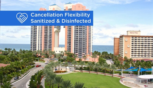 Spacious condo w/views of ocean & park | WIFI + Parking