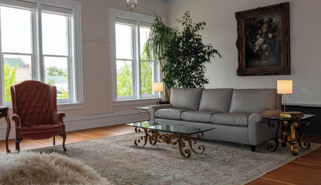 Spacious Condo: Historic Boutique Rental in Downtown Edgerton