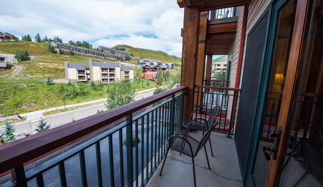Spacious Condo | Near the Slopes | Hot Tub Access