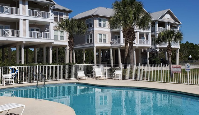 Spacious Condo with beautiful view 3 bedroom/2.5 bathroom