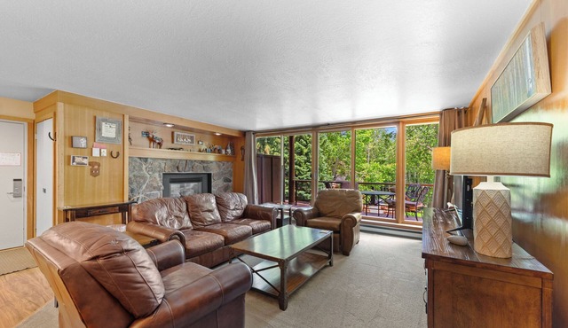 Spacious Condo w/Great Alpine Views from Private Balcony w/Gas Fireplace!
