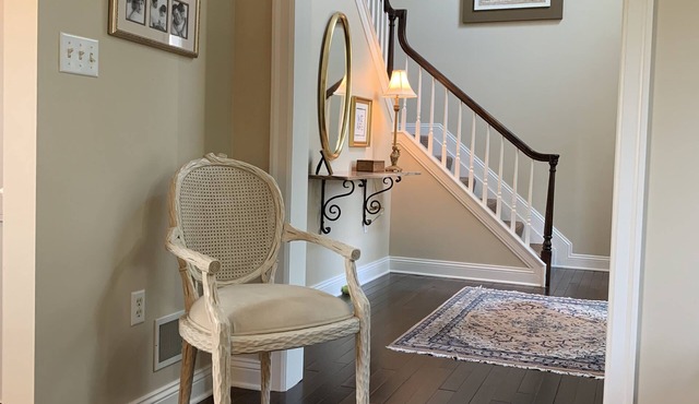 Spacious Contempory close to many attractions