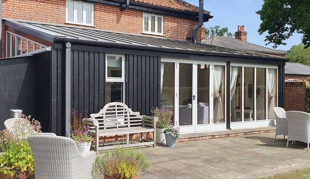 Spacious Converted Granary Stradbroke