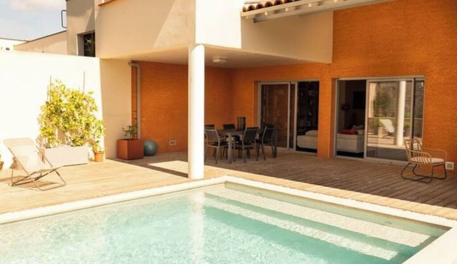 Spacious, cosy, modern family villa for 7