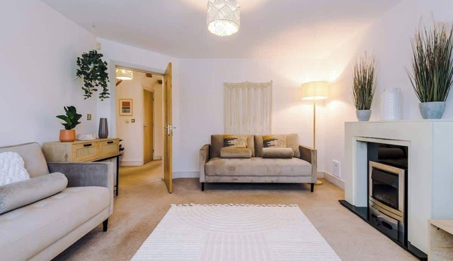 Spacious Cosy 4BR Home in Cheshire