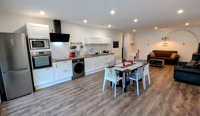 Spacious cottage with garden and terrace, near nature