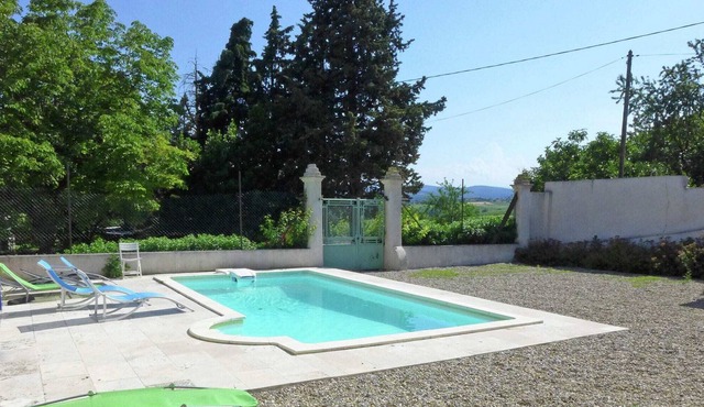 Spacious Cottage with Swimming Pool in Gaja-et-Villedieu