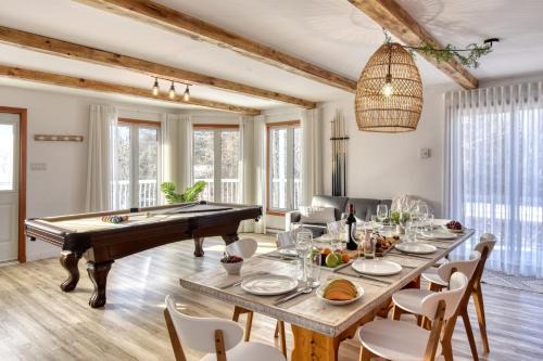 Spacious cottage in forest with spa