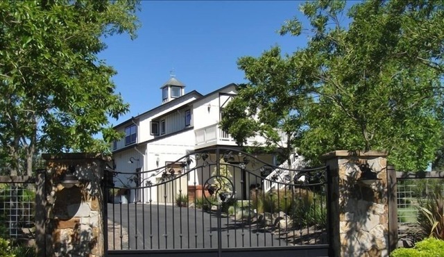 Spacious Cottage on Gorgeous Wine Country Estate