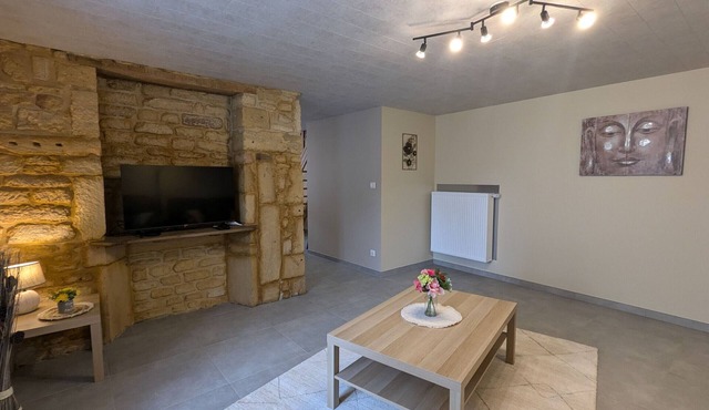 Spacious Country Retreat with Terrace, Garden, and Modern Amenities