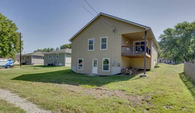 Spacious Country Family Haven in Lansing Kansas