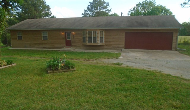 Spacious Country Home 1 hour from Eureka & Branson