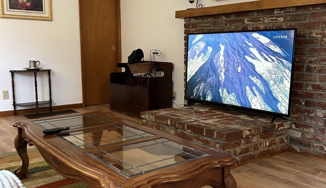 Spacious country home with great location near Georgia Pacific Wauna Mill.