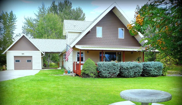 Spacious Country Home Ideal For Family And Friends