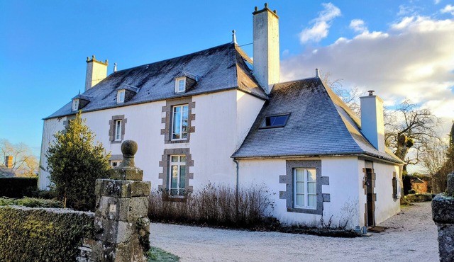 Spacious country home ideal for 4 families with kids