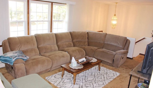 Spacious Country Home near Hershey Park, LVC, and In the Net