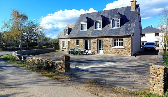 Spacious country house 12 km from Mont Saint-Michel