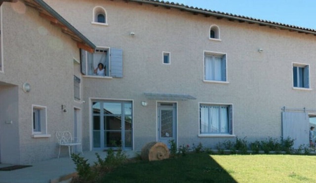 Spacious Country House – Les Gîtes du Pont de Pierre