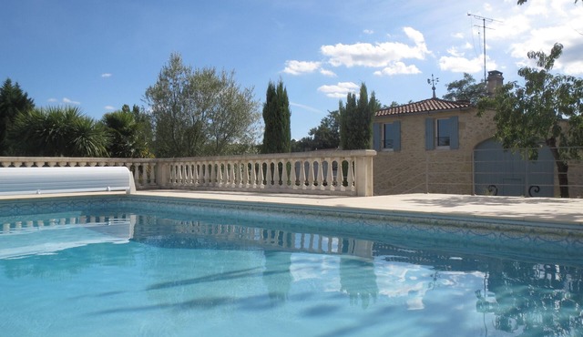 Spacious country house with swimming pool