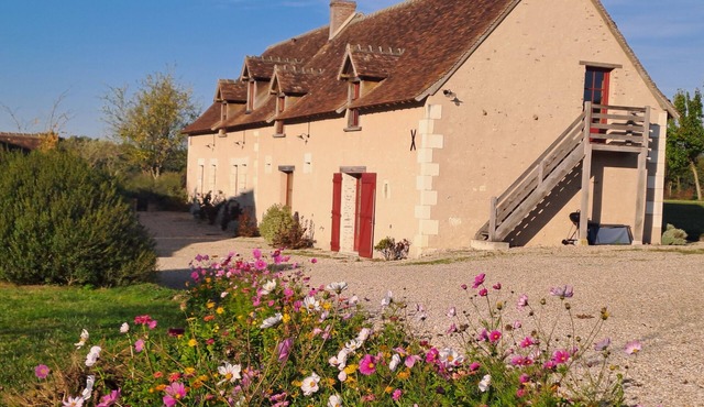 Spacious Country House with Private Terrace, Shared Garden, and Wi-Fi