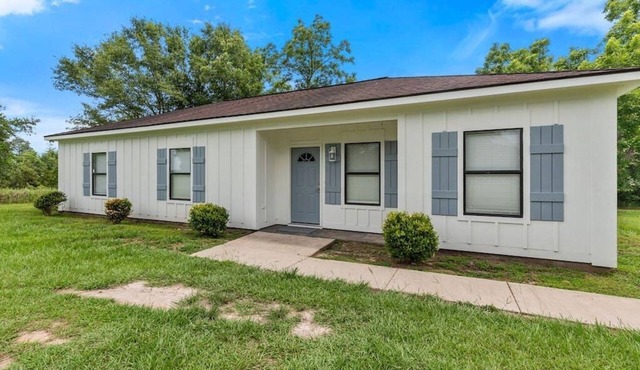 Spacious Country Living with Fishing Lake!