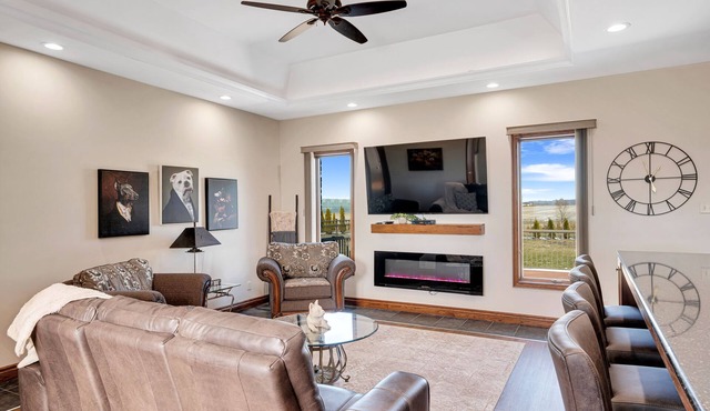 Spacious country lot, minutes from downtown Kingsville !