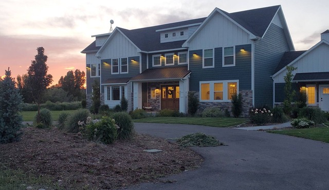 Spacious Country Manor