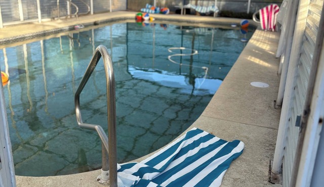 Spacious country oasis:Swim,BBQ, Relax! Convenient to venues in AUS/Hill Country