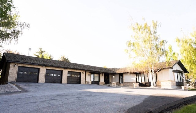 Spacious Country Home