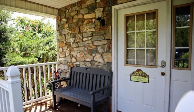 Spacious Countryside Cabin w/Hot Tub and Firepit
