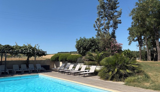 Spacious countryside house, private pool, close Toulouse and Albi - pet friendly