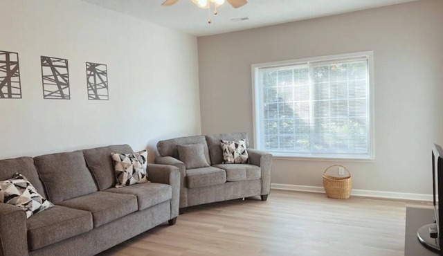 Spacious Cozy 3-bedroom Condo in Columbia Near The Heart of Mizzou!