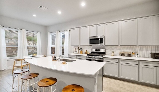 Spacious Cozy 4B Home in Frisco