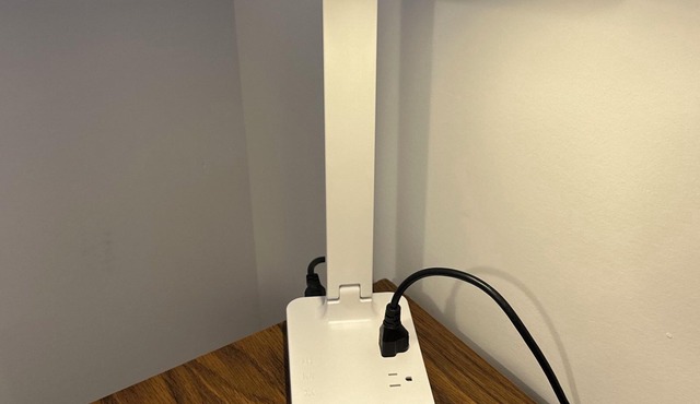 Spacious & Cozy Suite - Private Bath-King Bed-Parking/~30Mins to Downtown Ottawa