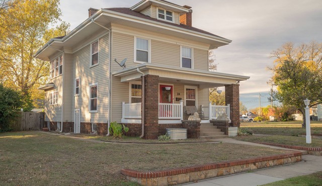Spacious, Cozy Colonial Home