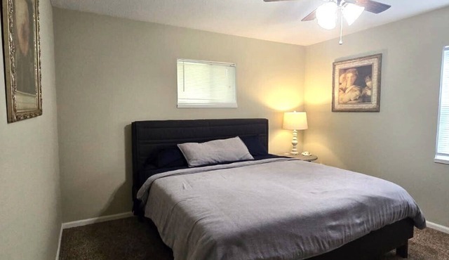 Spacious & Cozy Home near MU with Game Room