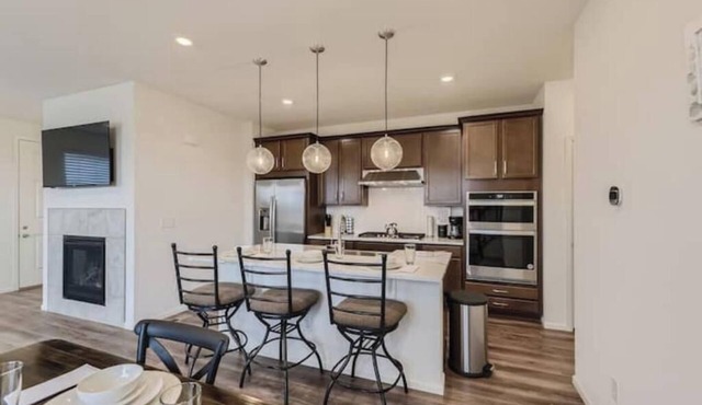 Spacious Cozy Retreat with Fireplace between Parker & Castle Rock