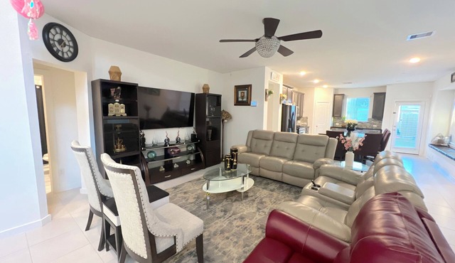 Spacious & Cozy Stay for Families & Groups 5 bedroom house in Houston