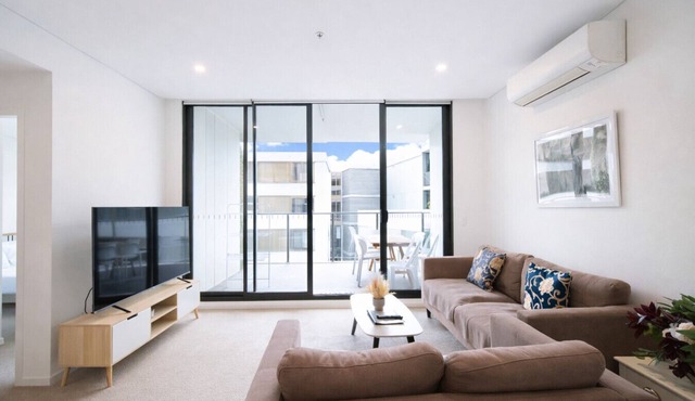 Spacious cozy2BR@close to OlympicPark free carpark