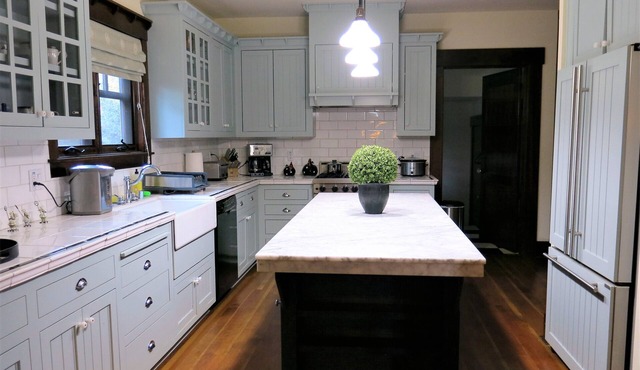 Spacious Craftstman house in Downtown Davis, 1 mile to Campus