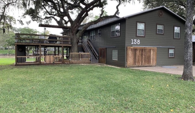Spacious Creek Home w/Fishing Pier